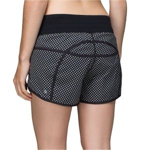 Lululemon Tracker Shorts 6 Biggy Dot Printed Black Ghost